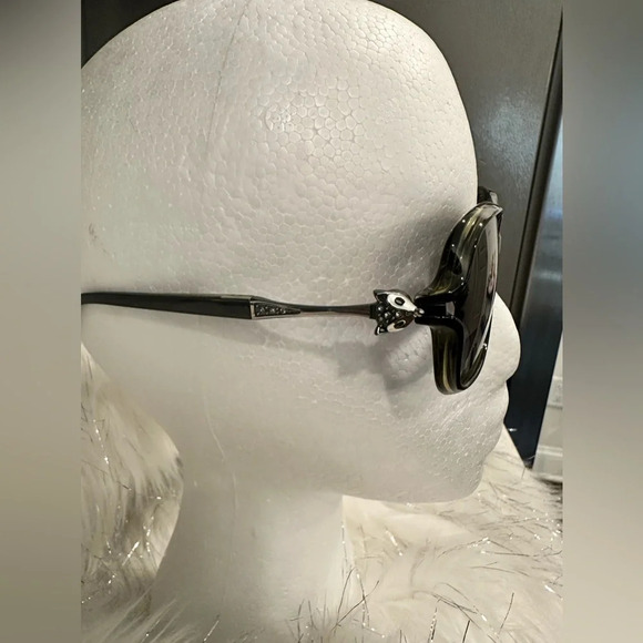 Anti glare and UV protected luxury sunglasses - Picture 3 of 4